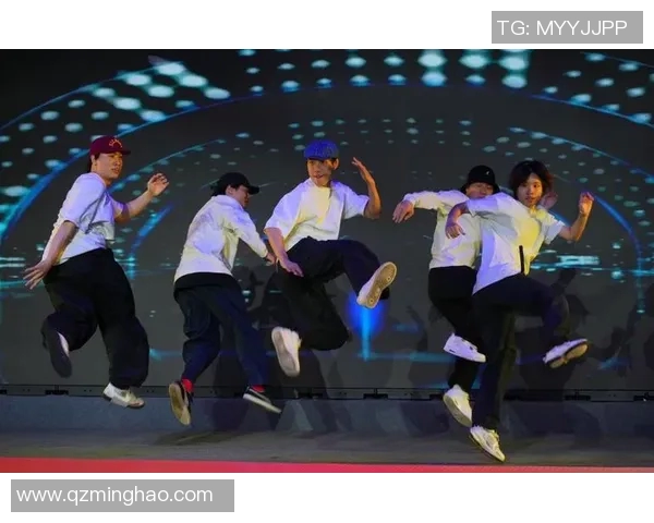 重庆街舞队技术之争引发热议舞者们的实力与风格碰撞成焦点 重庆街舞队技术之争引发热议舞者们的实力与风格碰撞成焦点